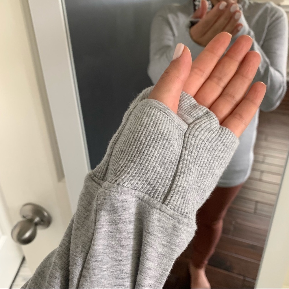 Manduka Crew neck Athletic Top. S - Picture 5 of 8